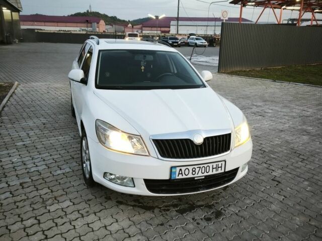 Білий Шкода Октавія, об'ємом двигуна 1.6 л та пробігом 324 тис. км за 6200 $, фото 1 на Automoto.ua