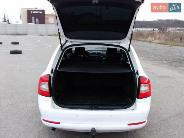 Белый Шкода Октавия, объемом двигателя 1.2 л и пробегом 260 тыс. км за 7700 $, фото 18 на Automoto.ua