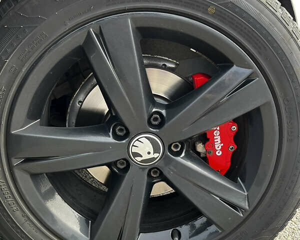 Белый Шкода Октавия, объемом двигателя 1.6 л и пробегом 325 тыс. км за 7800 $, фото 22 на Automoto.ua