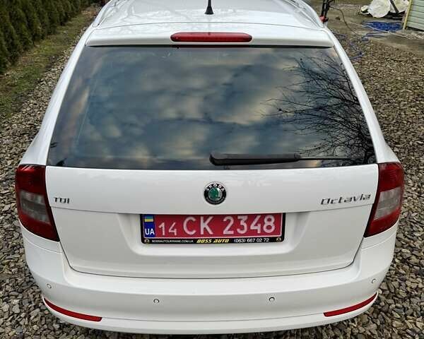 Белый Шкода Октавия, объемом двигателя 1.6 л и пробегом 227 тыс. км за 9400 $, фото 10 на Automoto.ua