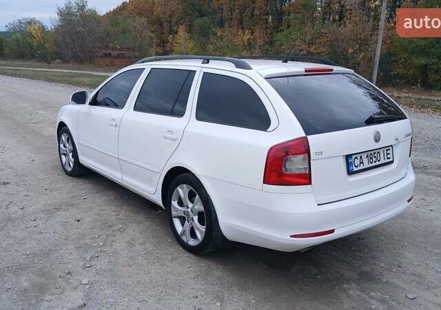 Белый Шкода Октавия, объемом двигателя 1.6 л и пробегом 258 тыс. км за 7900 $, фото 11 на Automoto.ua