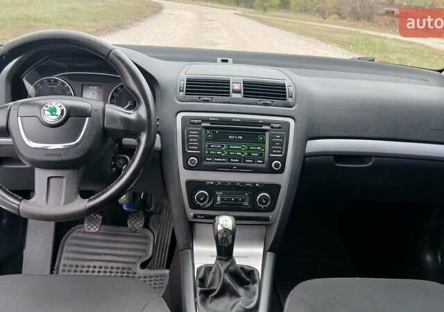 Белый Шкода Октавия, объемом двигателя 1.6 л и пробегом 258 тыс. км за 7900 $, фото 8 на Automoto.ua