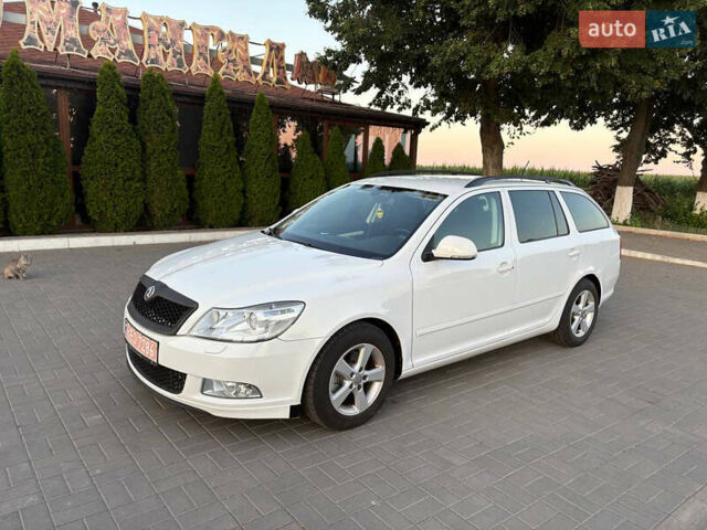 Белый Шкода Октавия, объемом двигателя 0 л и пробегом 190 тыс. км за 7500 $, фото 6 на Automoto.ua