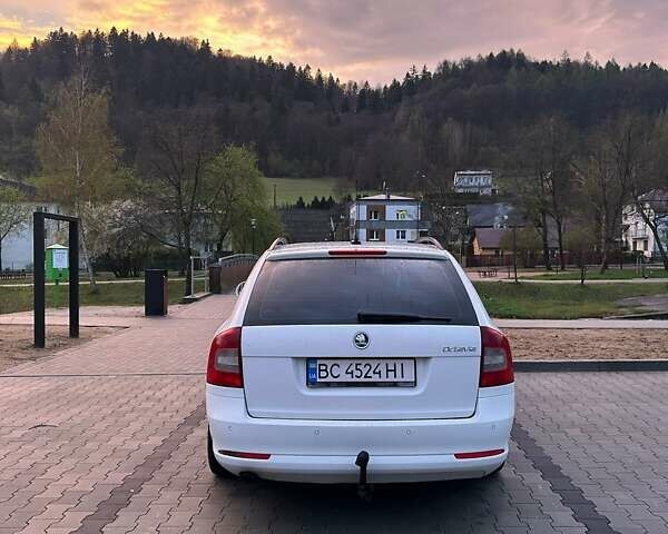 Белый Шкода Октавия, объемом двигателя 1.6 л и пробегом 265 тыс. км за 7000 $, фото 3 на Automoto.ua