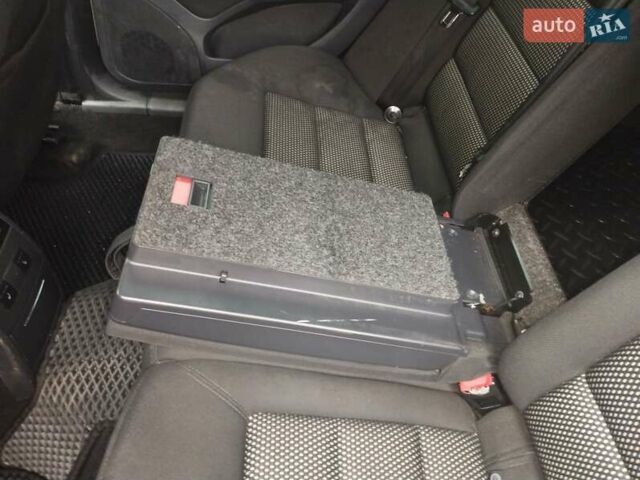 Білий Шкода Октавія, об'ємом двигуна 1.8 л та пробігом 251 тис. км за 10000 $, фото 25 на Automoto.ua