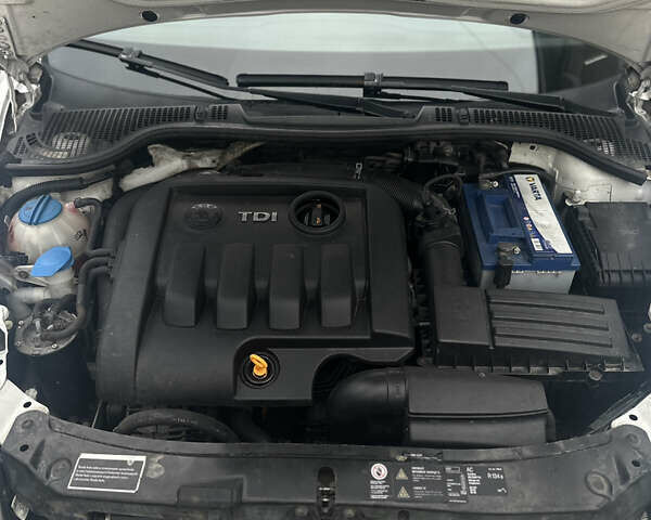 Білий Шкода Октавія, об'ємом двигуна 1.9 л та пробігом 254 тис. км за 6900 $, фото 11 на Automoto.ua