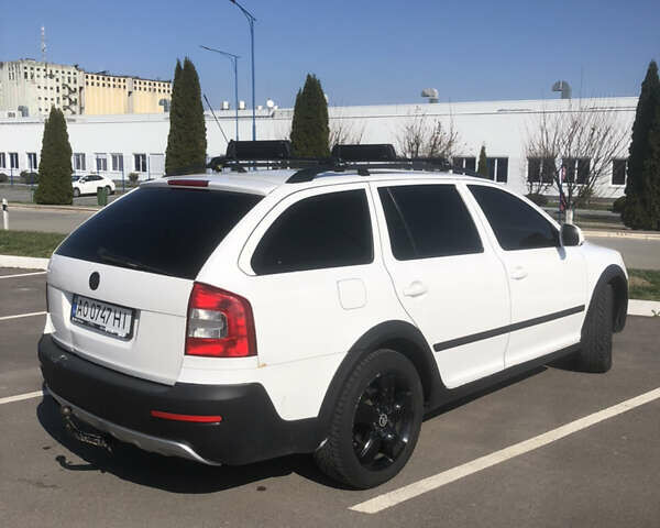 Белый Шкода Октавия, объемом двигателя 1.97 л и пробегом 300 тыс. км за 8600 $, фото 6 на Automoto.ua