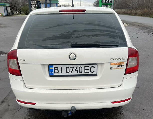 Белый Шкода Октавия, объемом двигателя 1.4 л и пробегом 164 тыс. км за 7400 $, фото 3 на Automoto.ua