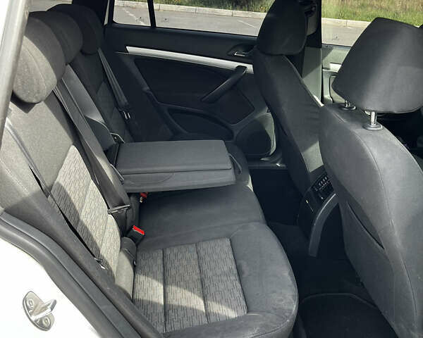 Белый Шкода Октавия, объемом двигателя 1.6 л и пробегом 325 тыс. км за 7800 $, фото 25 на Automoto.ua