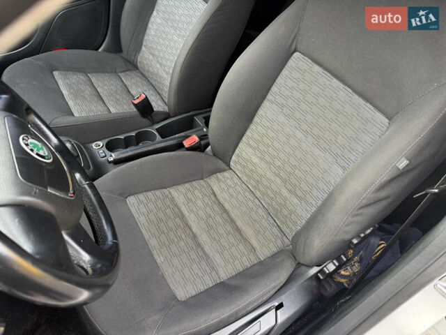 Белый Шкода Октавия, объемом двигателя 1.6 л и пробегом 265 тыс. км за 5499 $, фото 10 на Automoto.ua