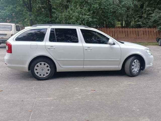 Белый Шкода Октавия, объемом двигателя 1.6 л и пробегом 326 тыс. км за 7050 $, фото 7 на Automoto.ua