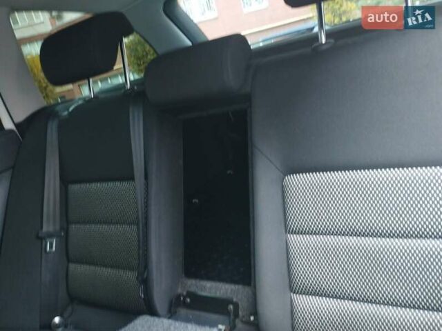 Білий Шкода Октавія, об'ємом двигуна 1.8 л та пробігом 251 тис. км за 10000 $, фото 27 на Automoto.ua