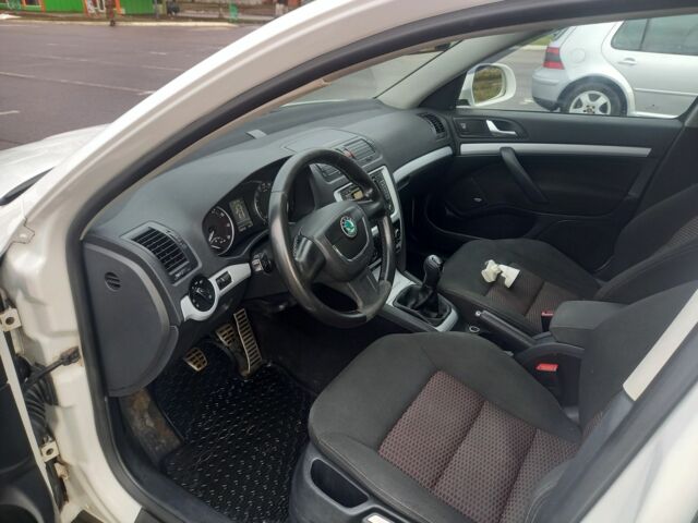 Белый Шкода Октавия, объемом двигателя 1.4 л и пробегом 270 тыс. км за 6900 $, фото 5 на Automoto.ua