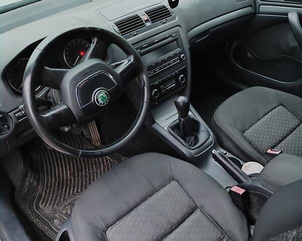 Білий Шкода Октавія, об'ємом двигуна 1.9 л та пробігом 200 тис. км за 6000 $, фото 1 на Automoto.ua