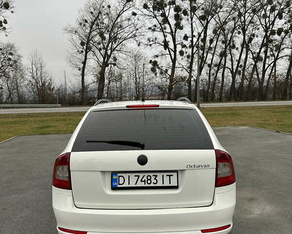 Белый Шкода Октавия, объемом двигателя 1.6 л и пробегом 430 тыс. км за 6850 $, фото 3 на Automoto.ua