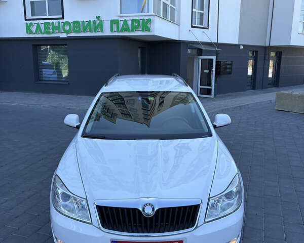 Белый Шкода Октавия, объемом двигателя 1.8 л и пробегом 203 тыс. км за 6990 $, фото 13 на Automoto.ua
