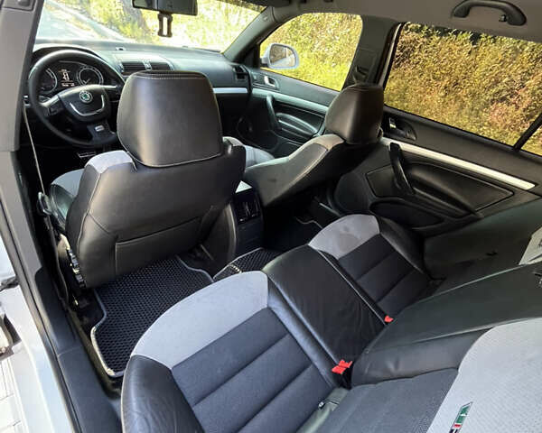 Белый Шкода Октавия, объемом двигателя 1.97 л и пробегом 298 тыс. км за 9999 $, фото 51 на Automoto.ua