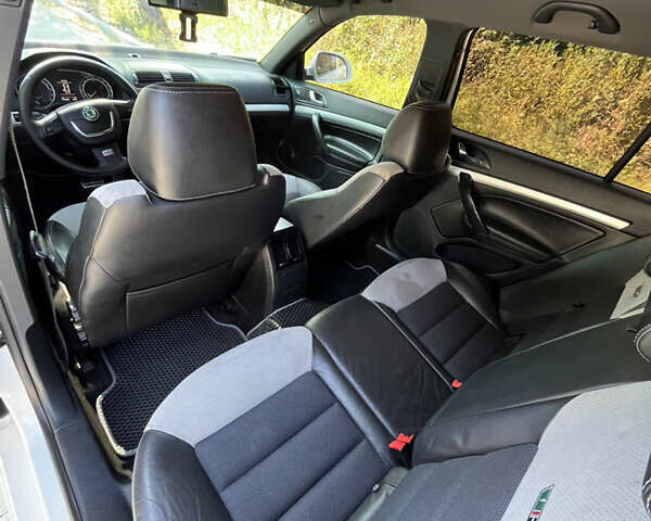 Белый Шкода Октавия, объемом двигателя 1.97 л и пробегом 298 тыс. км за 9999 $, фото 52 на Automoto.ua