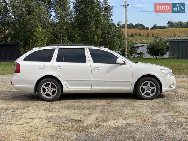 Белый Шкода Октавия, объемом двигателя 1.6 л и пробегом 281 тыс. км за 8600 $, фото 8 на Automoto.ua