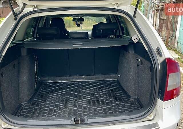 Белый Шкода Октавия, объемом двигателя 1.6 л и пробегом 302 тыс. км за 6600 $, фото 10 на Automoto.ua