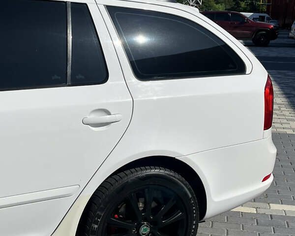 Белый Шкода Октавия, объемом двигателя 1.97 л и пробегом 297 тыс. км за 9300 $, фото 4 на Automoto.ua