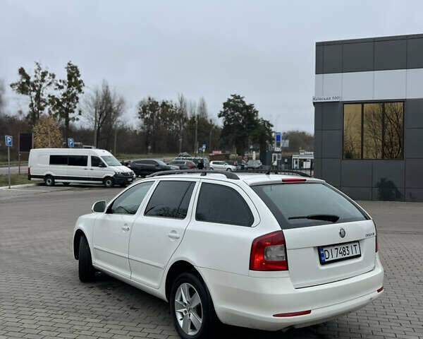 Белый Шкода Октавия, объемом двигателя 1.6 л и пробегом 420 тыс. км за 5999 $, фото 7 на Automoto.ua