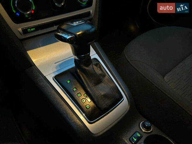 Білий Шкода Октавія, об'ємом двигуна 1.8 л та пробігом 316 тис. км за 7290 $, фото 21 на Automoto.ua