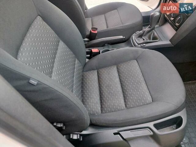 Белый Шкода Октавия, объемом двигателя 1.6 л и пробегом 289 тыс. км за 6800 $, фото 28 на Automoto.ua
