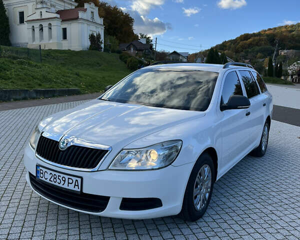 Білий Шкода Октавія, об'ємом двигуна 1.9 л та пробігом 254 тис. км за 6900 $, фото 3 на Automoto.ua