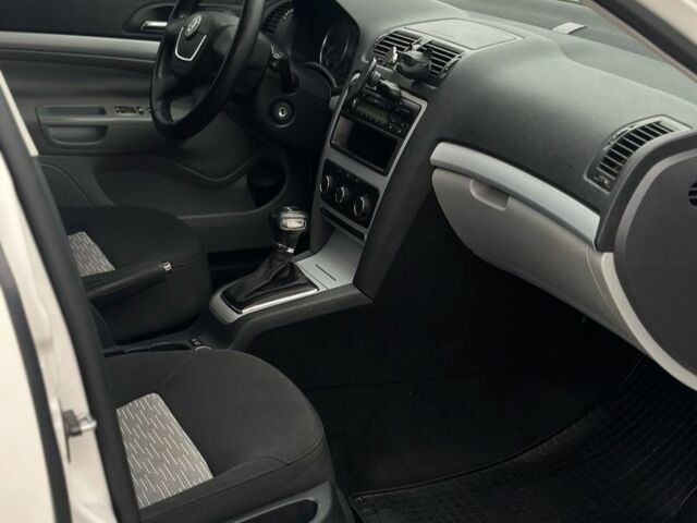 Белый Шкода Октавия, объемом двигателя 0 л и пробегом 324 тыс. км за 6500 $, фото 10 на Automoto.ua