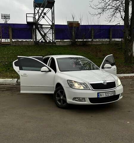 Білий Шкода Октавія, об'ємом двигуна 1.8 л та пробігом 290 тис. км за 7000 $, фото 4 на Automoto.ua