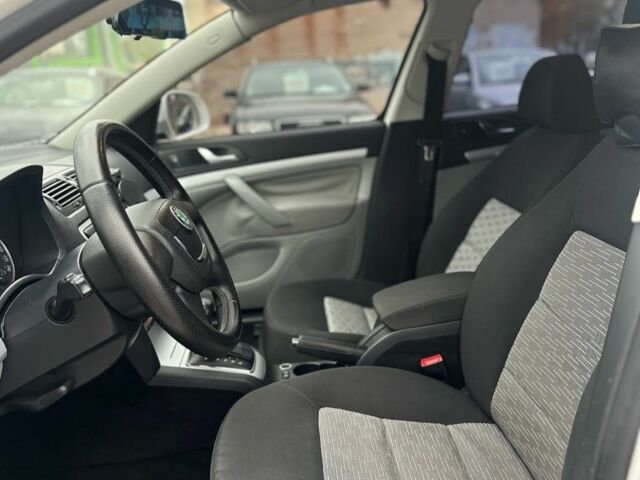 Белый Шкода Октавия, объемом двигателя 0 л и пробегом 324 тыс. км за 6500 $, фото 7 на Automoto.ua