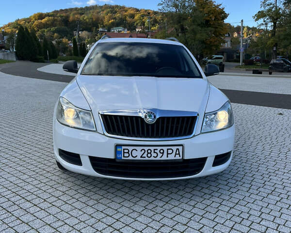 Білий Шкода Октавія, об'ємом двигуна 1.9 л та пробігом 254 тис. км за 6900 $, фото 2 на Automoto.ua