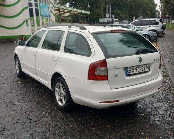 Белый Шкода Октавия, объемом двигателя 1.6 л и пробегом 367 тыс. км за 6600 $, фото 7 на Automoto.ua