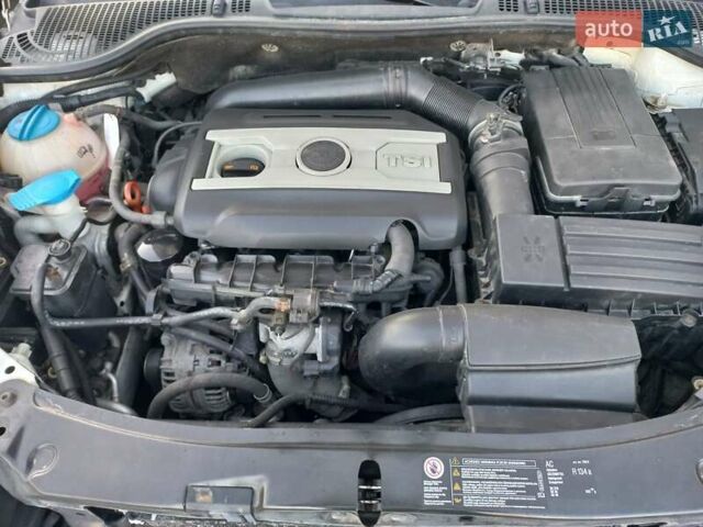 Белый Шкода Октавия, объемом двигателя 1.8 л и пробегом 182 тыс. км за 8000 $, фото 24 на Automoto.ua