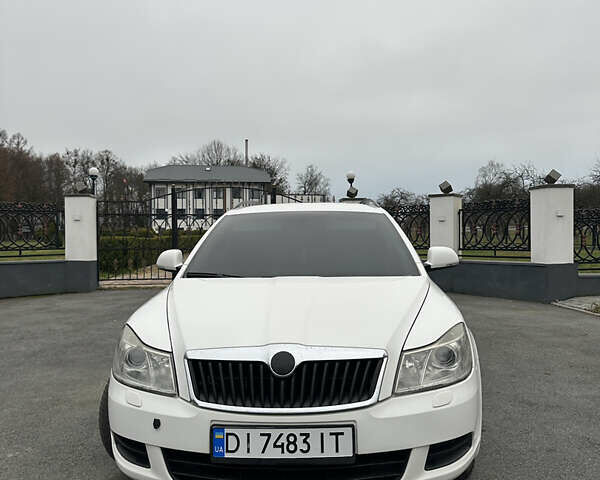 Белый Шкода Октавия, объемом двигателя 1.6 л и пробегом 430 тыс. км за 6850 $, фото 7 на Automoto.ua