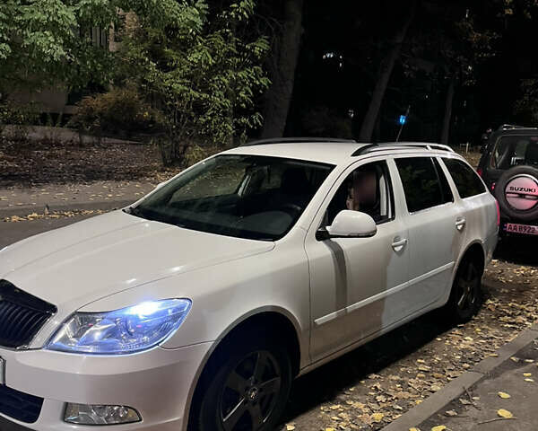 Белый Шкода Октавия, объемом двигателя 1.4 л и пробегом 240 тыс. км за 7300 $, фото 6 на Automoto.ua