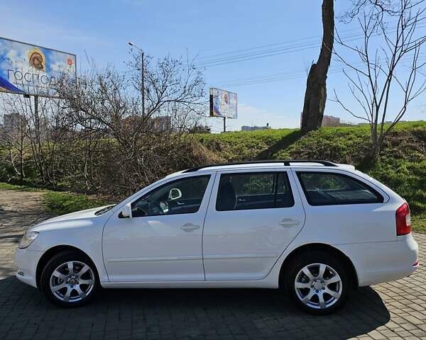 Белый Шкода Октавия, объемом двигателя 1.6 л и пробегом 169 тыс. км за 7900 $, фото 5 на Automoto.ua