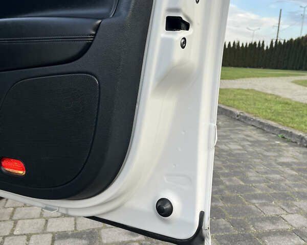 Белый Шкода Октавия, объемом двигателя 1.97 л и пробегом 298 тыс. км за 9999 $, фото 19 на Automoto.ua