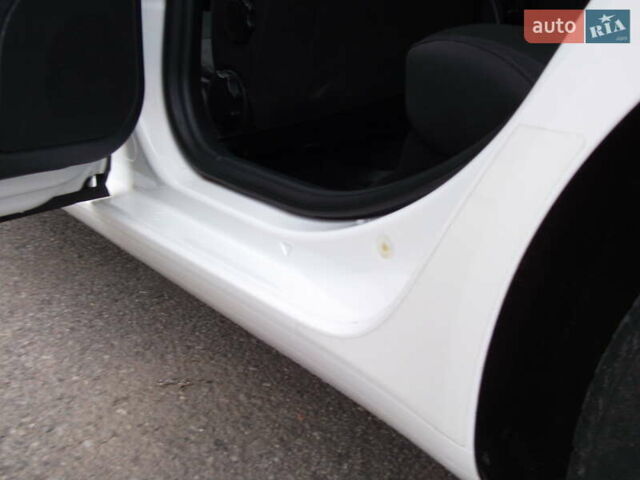 Белый Шкода Октавия, объемом двигателя 1.2 л и пробегом 260 тыс. км за 7700 $, фото 21 на Automoto.ua