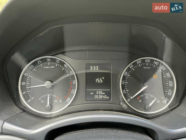 Белый Шкода Октавия, объемом двигателя 1.6 л и пробегом 263 тыс. км за 6800 $, фото 9 на Automoto.ua