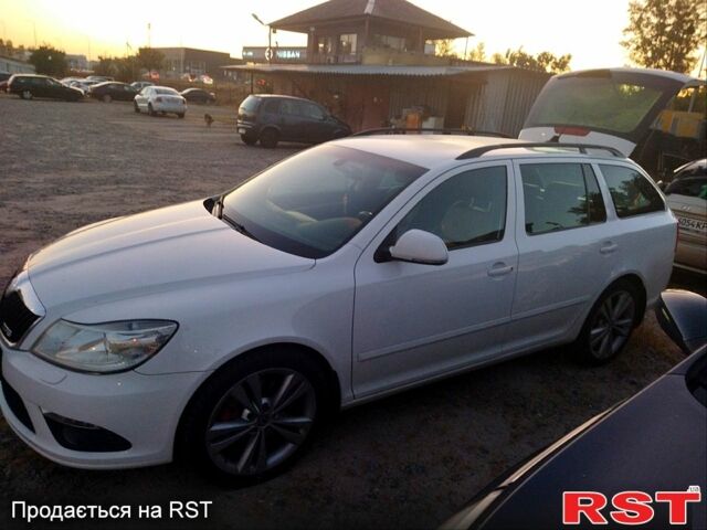 Белый Шкода Октавия, объемом двигателя 2 л и пробегом 245 тыс. км за 11200 $, фото 1 на Automoto.ua