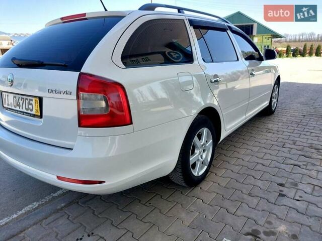 Белый Шкода Октавия, объемом двигателя 1.6 л и пробегом 289 тыс. км за 6800 $, фото 19 на Automoto.ua
