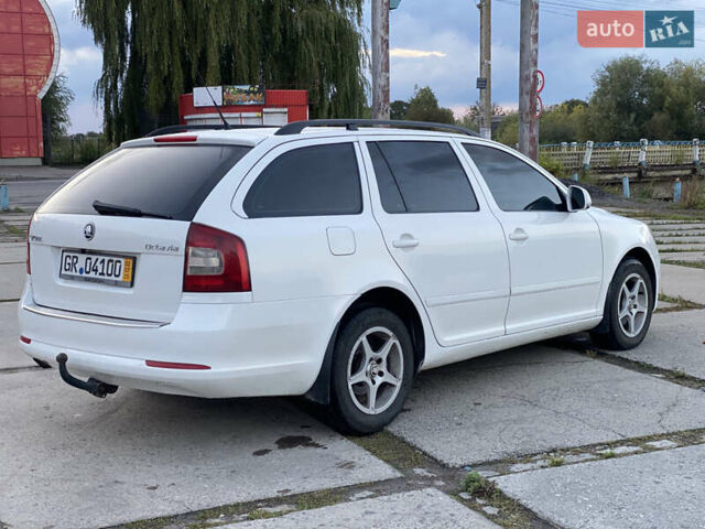 Белый Шкода Октавия, объемом двигателя 1.6 л и пробегом 281 тыс. км за 8600 $, фото 5 на Automoto.ua