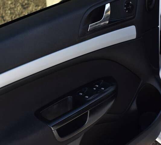 Білий Шкода Октавія, об'ємом двигуна 1.6 л та пробігом 259 тис. км за 7200 $, фото 10 на Automoto.ua