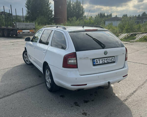 Белый Шкода Октавия, объемом двигателя 1.6 л и пробегом 260 тыс. км за 6850 $, фото 14 на Automoto.ua