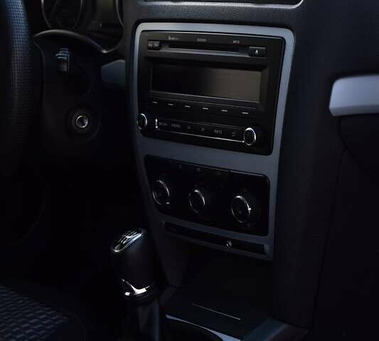 Білий Шкода Октавія, об'ємом двигуна 1.6 л та пробігом 259 тис. км за 7200 $, фото 13 на Automoto.ua