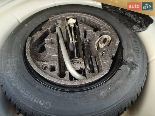 Білий Шкода Октавія, об'ємом двигуна 1.39 л та пробігом 266 тис. км за 7250 $, фото 29 на Automoto.ua