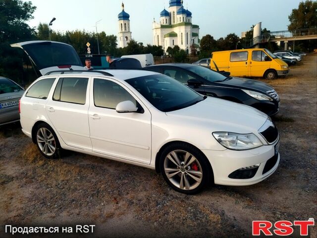 Белый Шкода Октавия, объемом двигателя 2 л и пробегом 245 тыс. км за 11200 $, фото 9 на Automoto.ua
