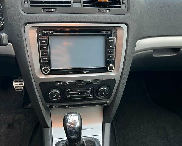 Белый Шкода Октавия, объемом двигателя 1.8 л и пробегом 267 тыс. км за 8250 $, фото 17 на Automoto.ua